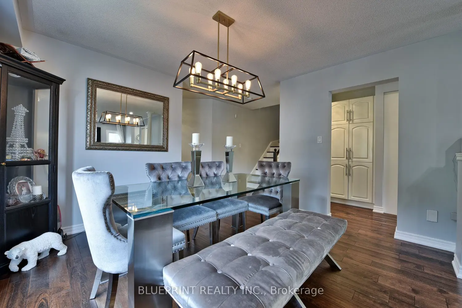 Additional image 4 of 812 Knotty Pine Grove