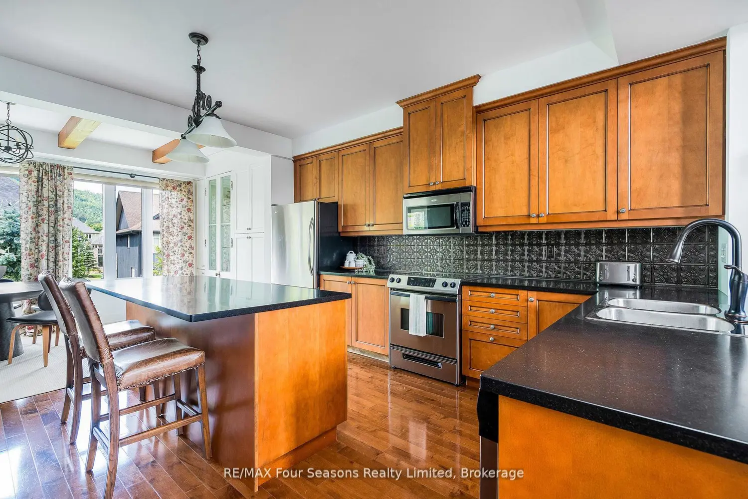 Additional image 3 of 106 Venture Boulevard