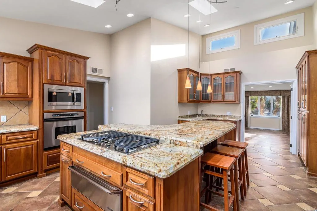 Additional image 75 of 1180 Barcelona Drive, San Diego, CA 92107