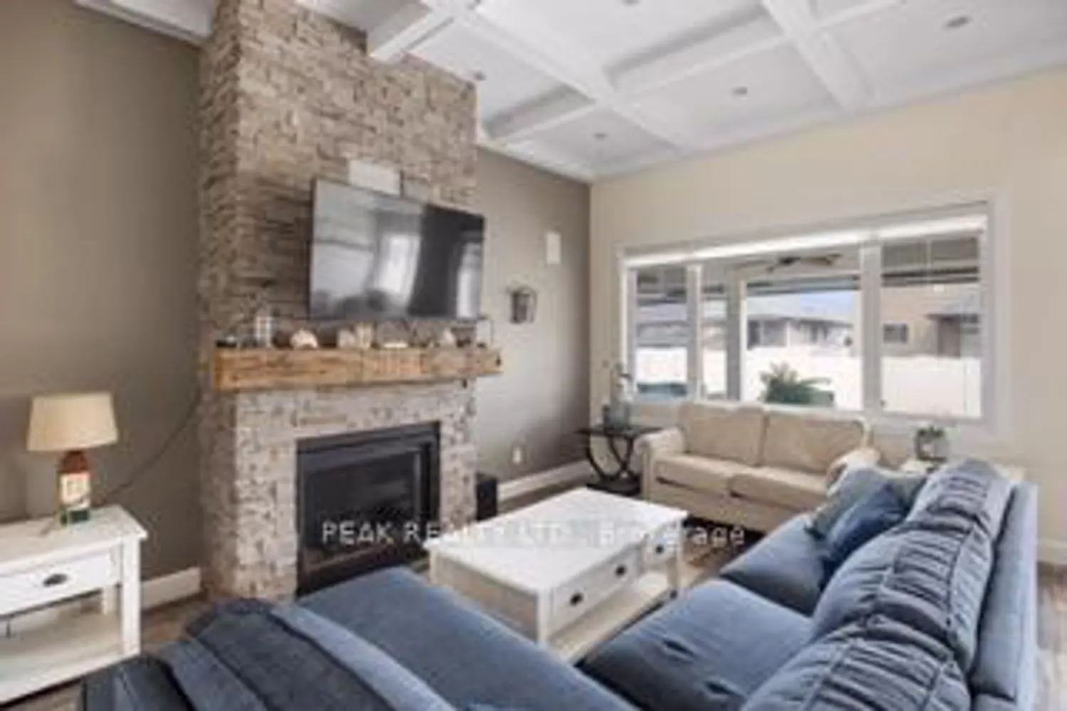 Additional image 6 of 5 Fracas Court