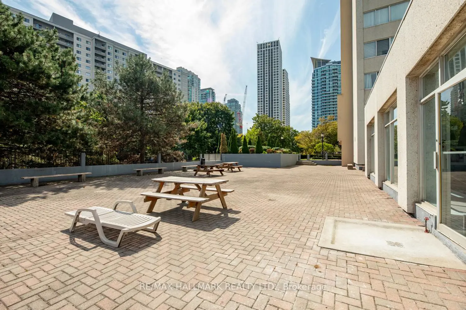 Additional image 18 of 3590 Kaneff Crescent 702