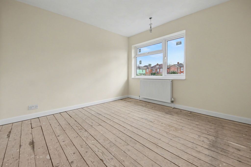 Additional image 8 of 3 bed terraced house for saleManor Farm Road, Bitterne Park SO18