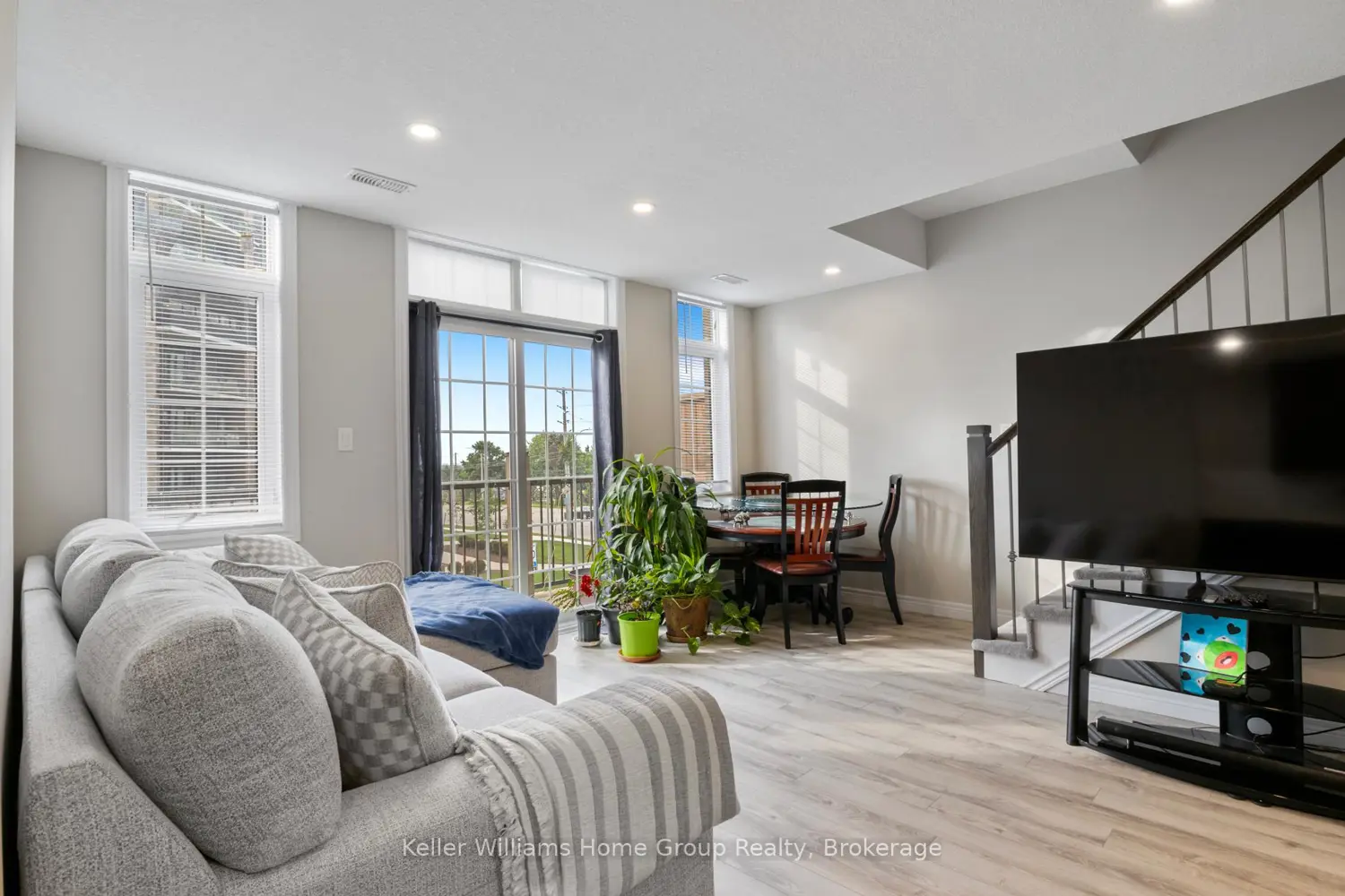 Additional image 9 of 333 Gosling Gardens 314