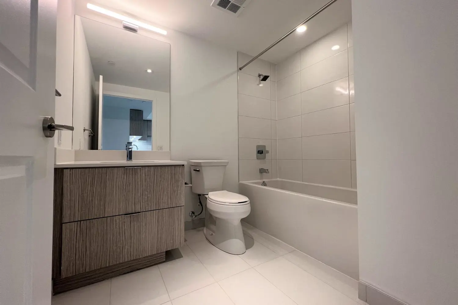 Additional image 6 of 395 Bloor Street 3609
