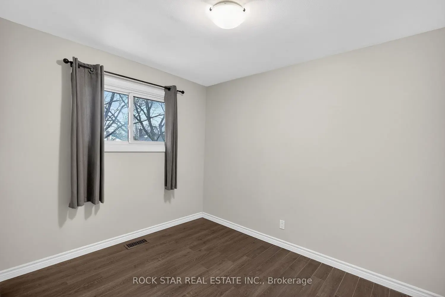 Additional image 15 of 399 East 15Th Street