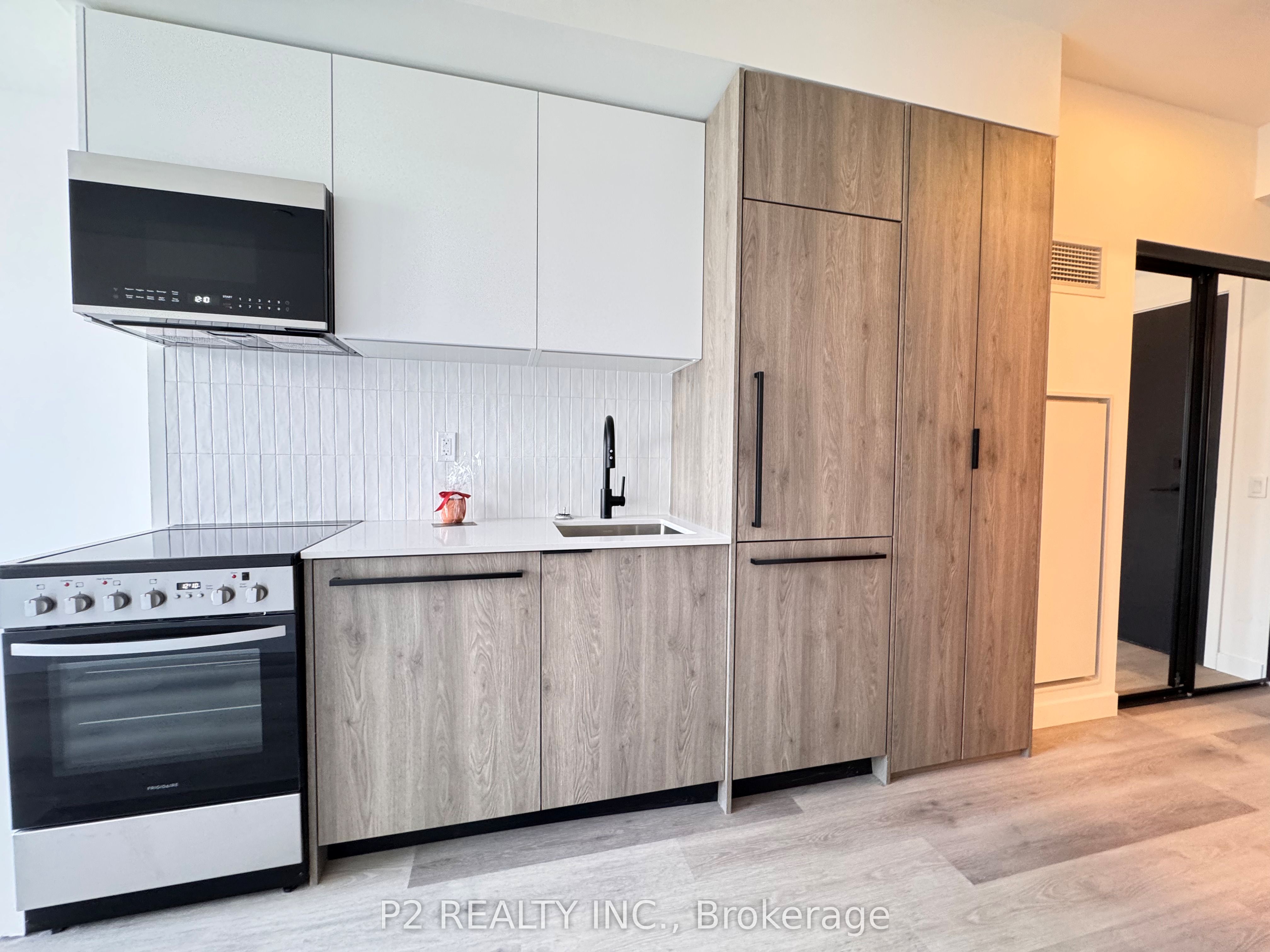 704-1635 Military Trail, Toronto, ON, M1C 1B2