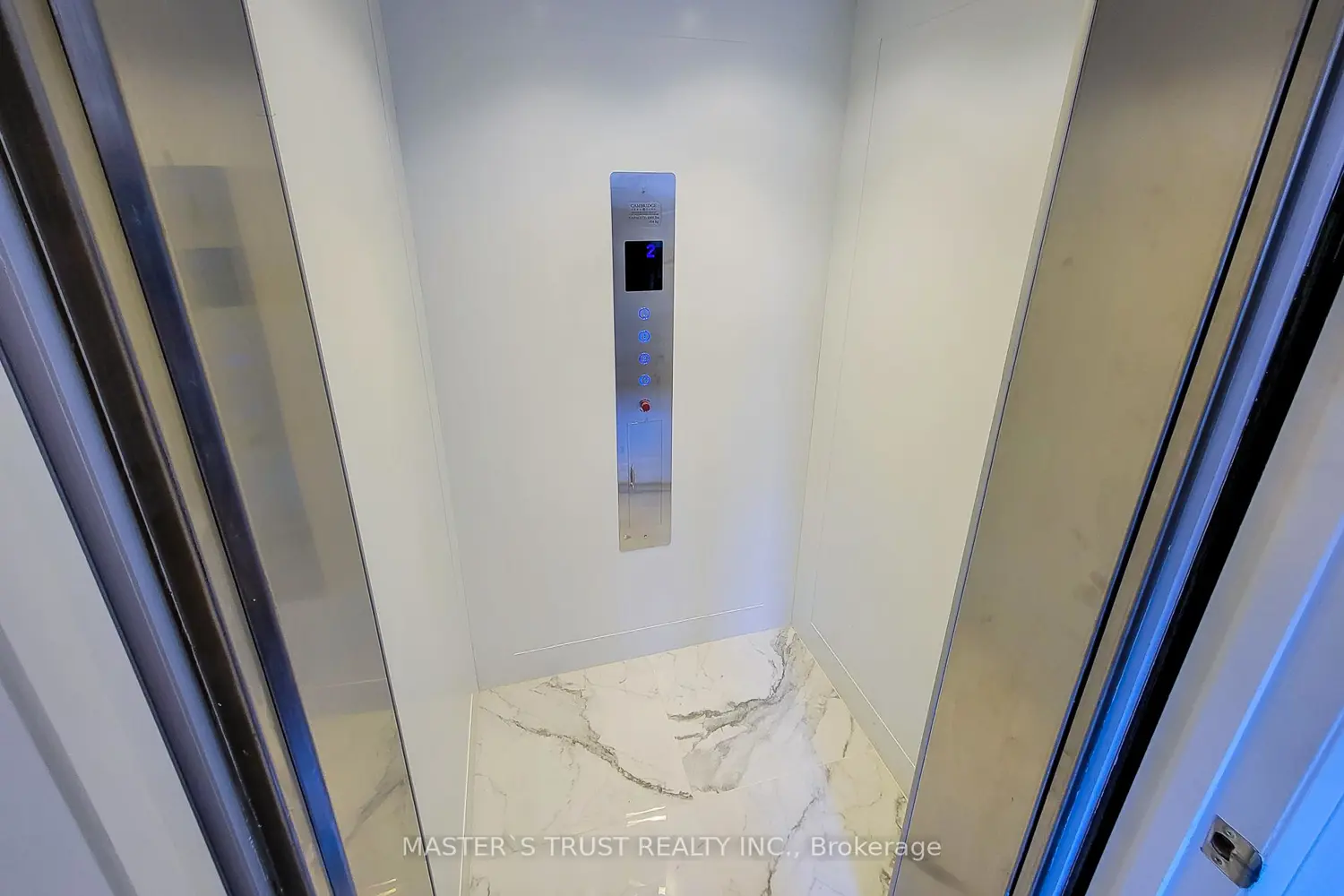 Additional image 10 of 325 Somme Street