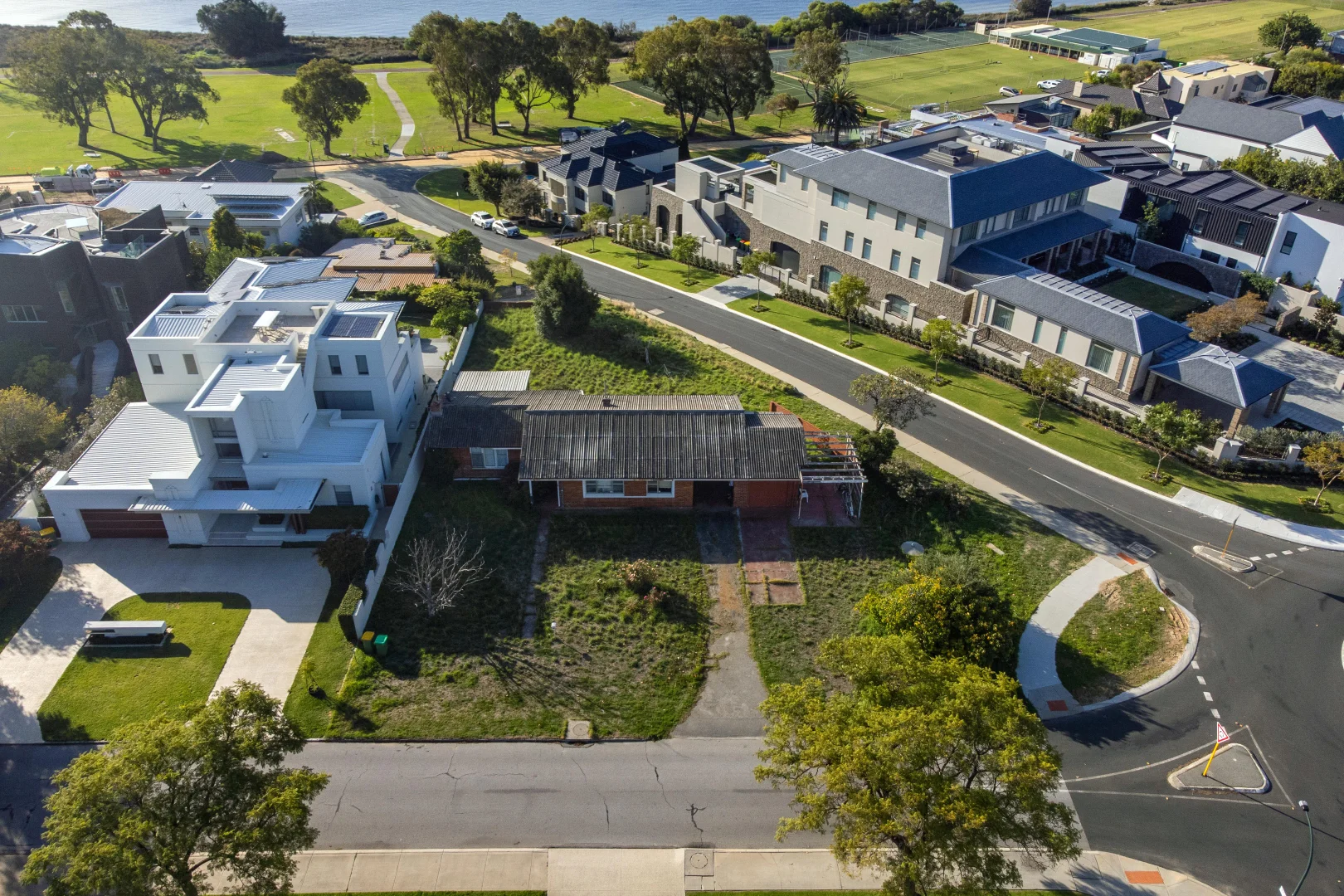 Additional image 7 of 76 Tweeddale Road, Applecross WA 6153