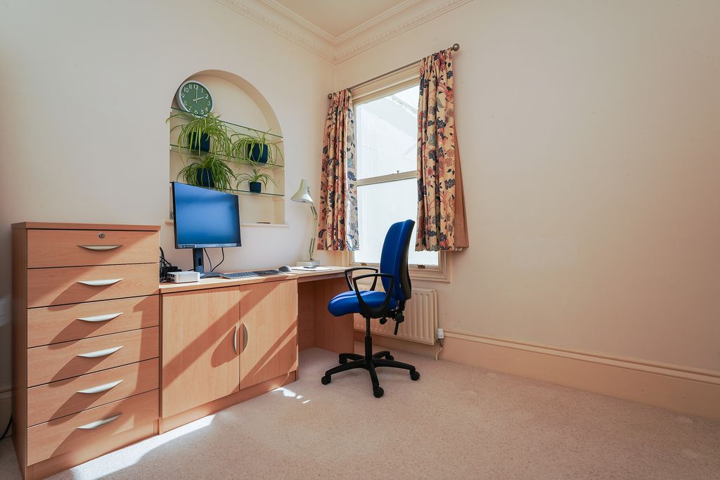 Additional image 15 of 3 bed flat for saleSuffolk Square, Cheltenham GL50