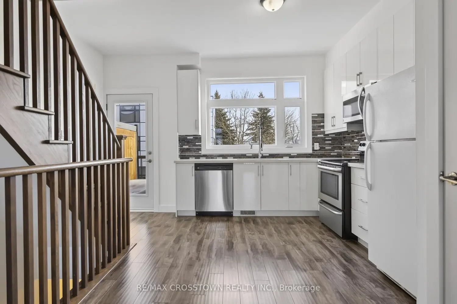 Additional image 4 of 540 Essa Road 2