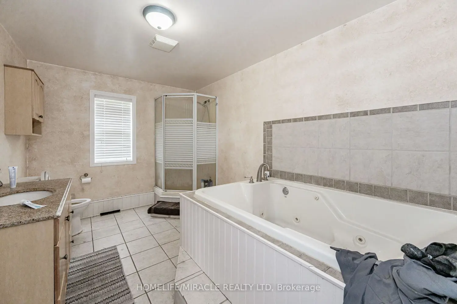 Additional image 9 of 1388 Highway 6