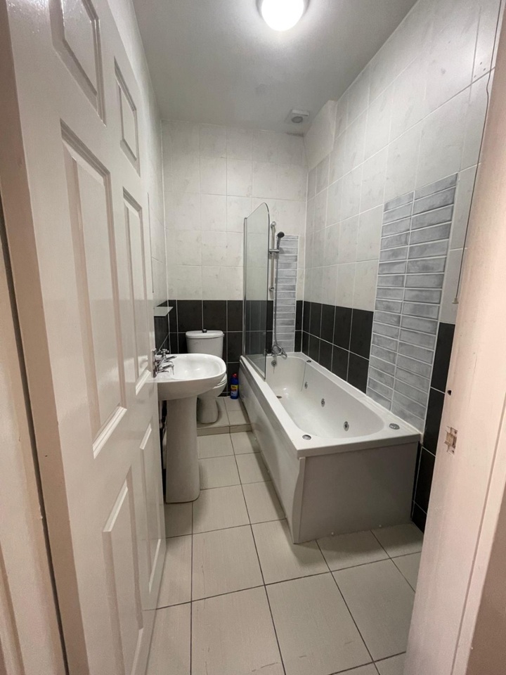 Additional image 3 of Room in a Shared House, Ashton View, LS8, N1 7GU