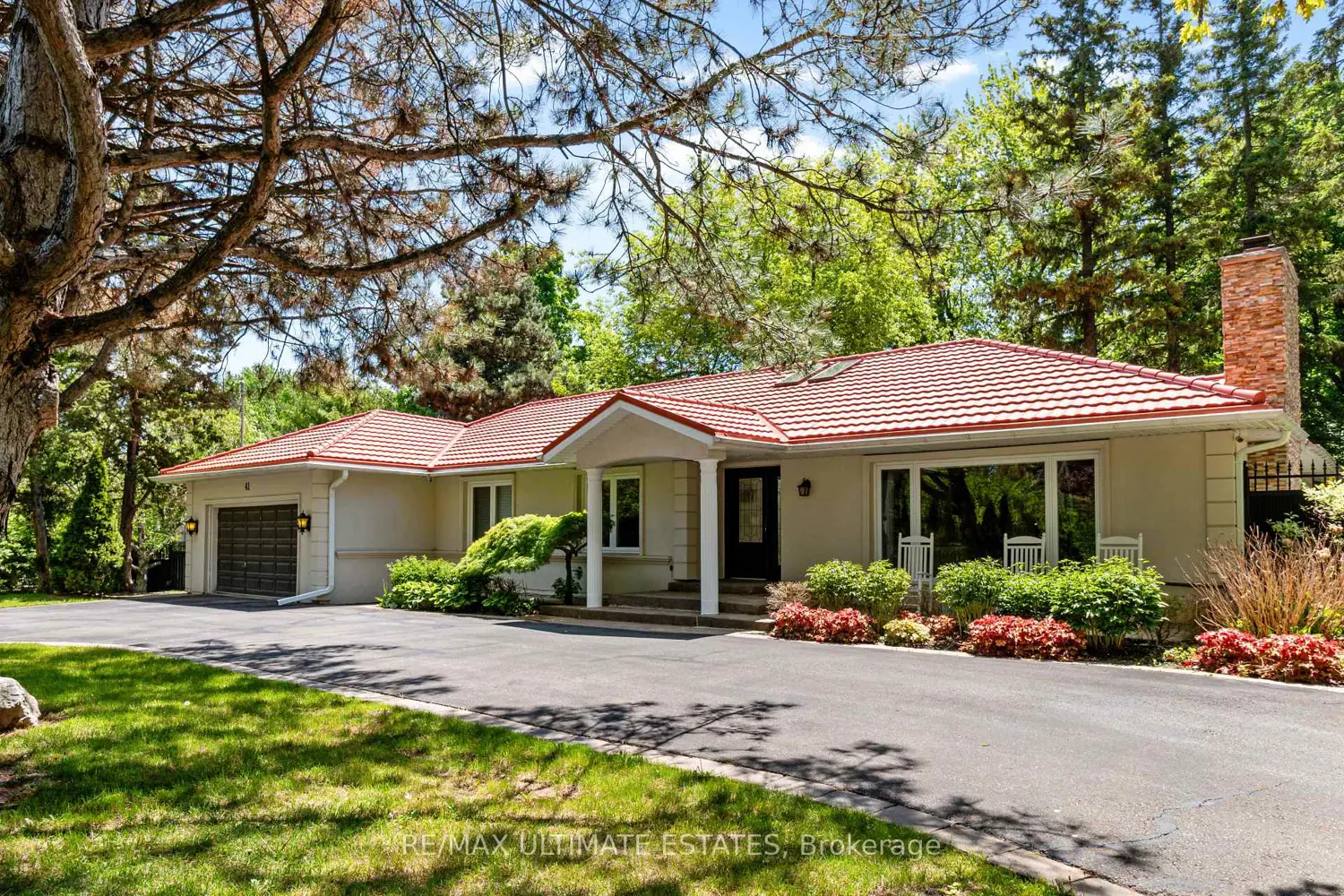 41 Thornridge Drive photo 2