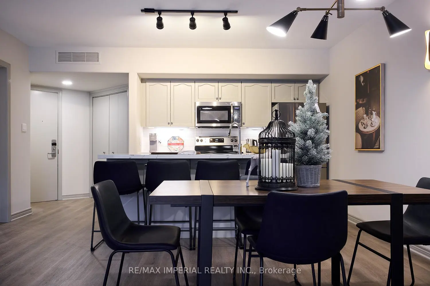 Additional image 3 of 90 Highland Drive 2300