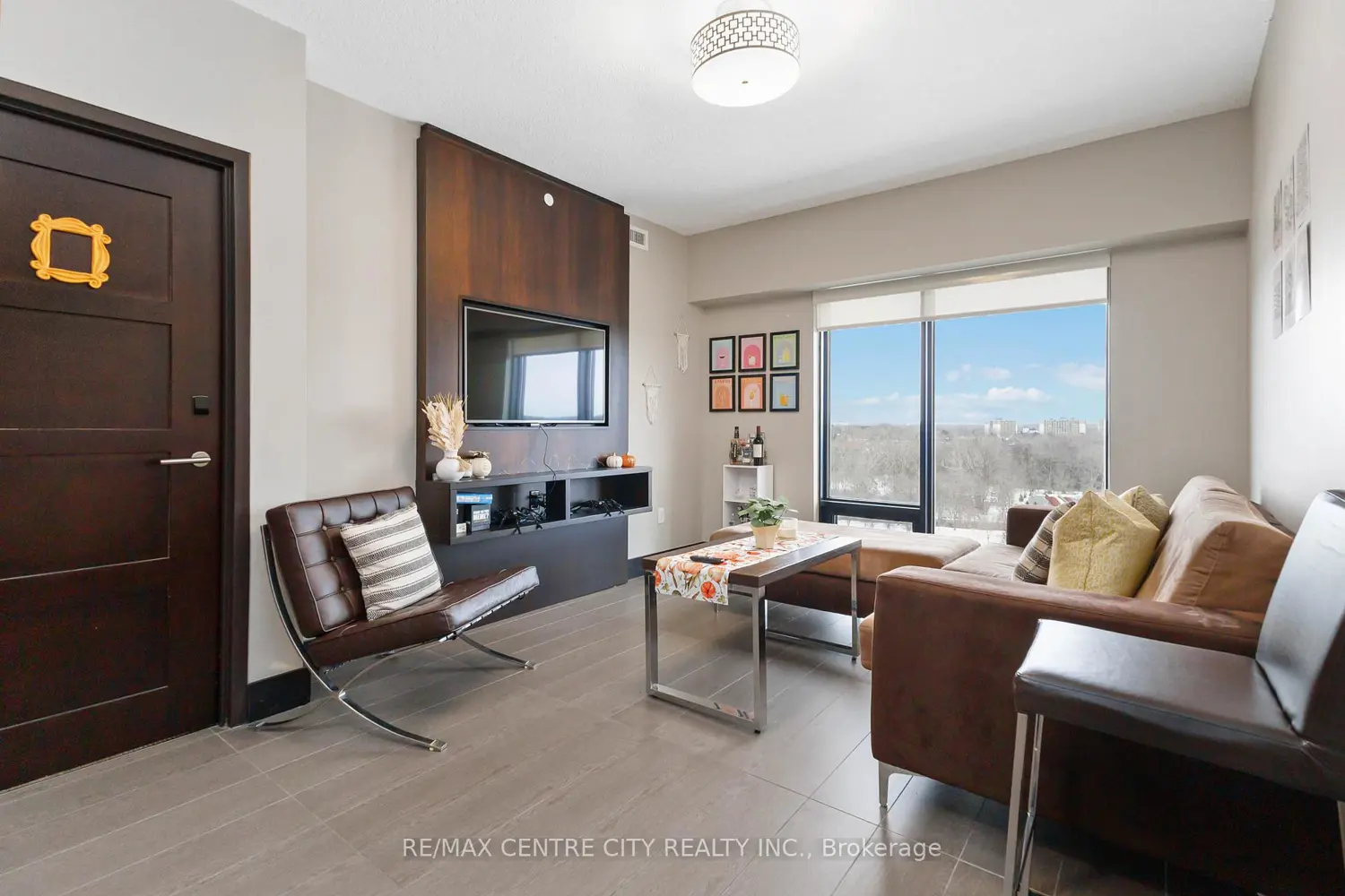 Additional image 9 of 1235 Richmond Street 1218