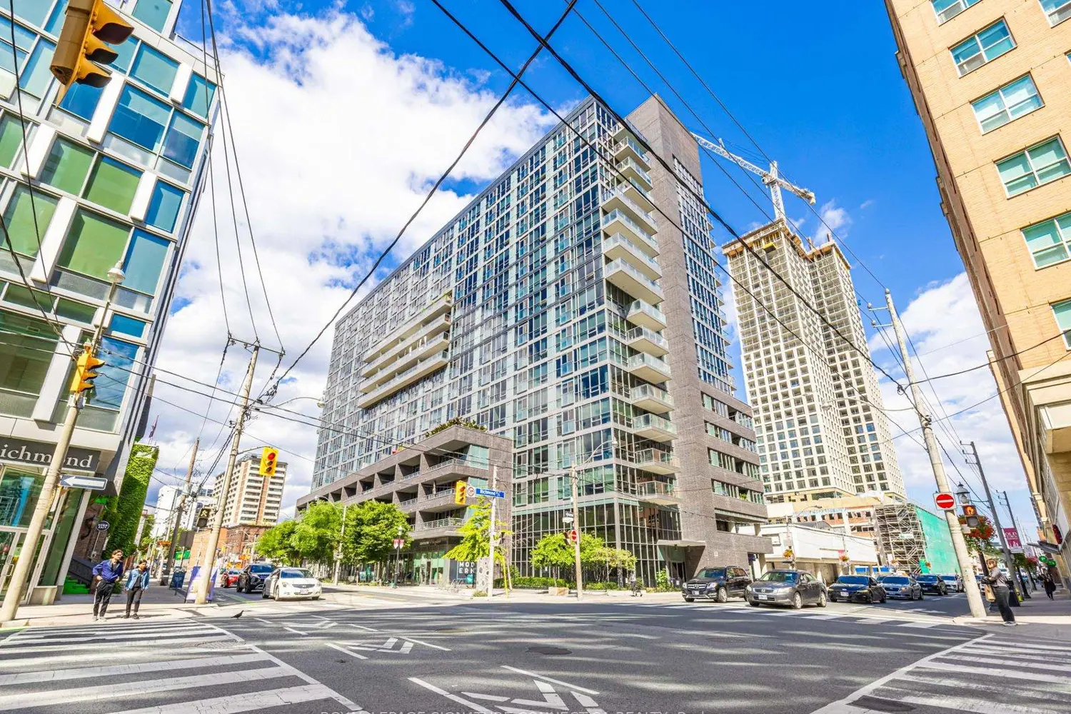 320 Richmond Street 407