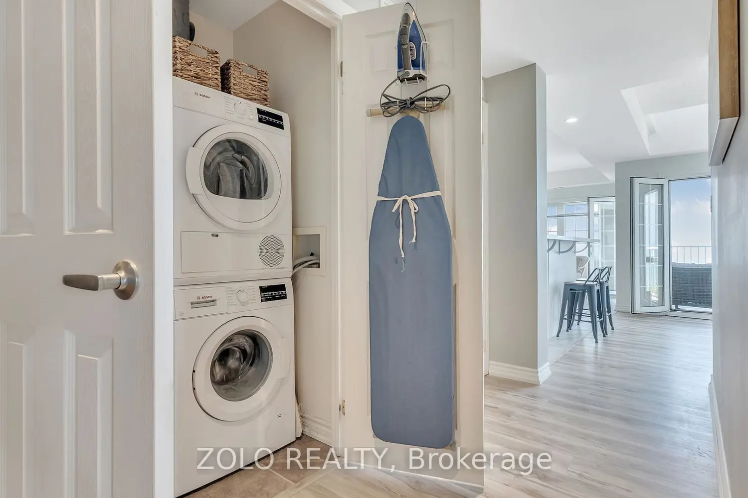 Additional image 7 of 395 Lakebreeze Drive 301