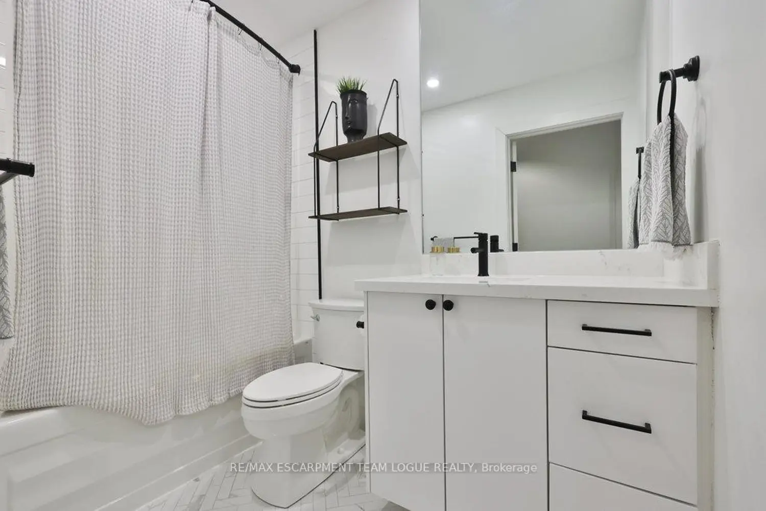 Additional image 15 of 404 King St Street 424