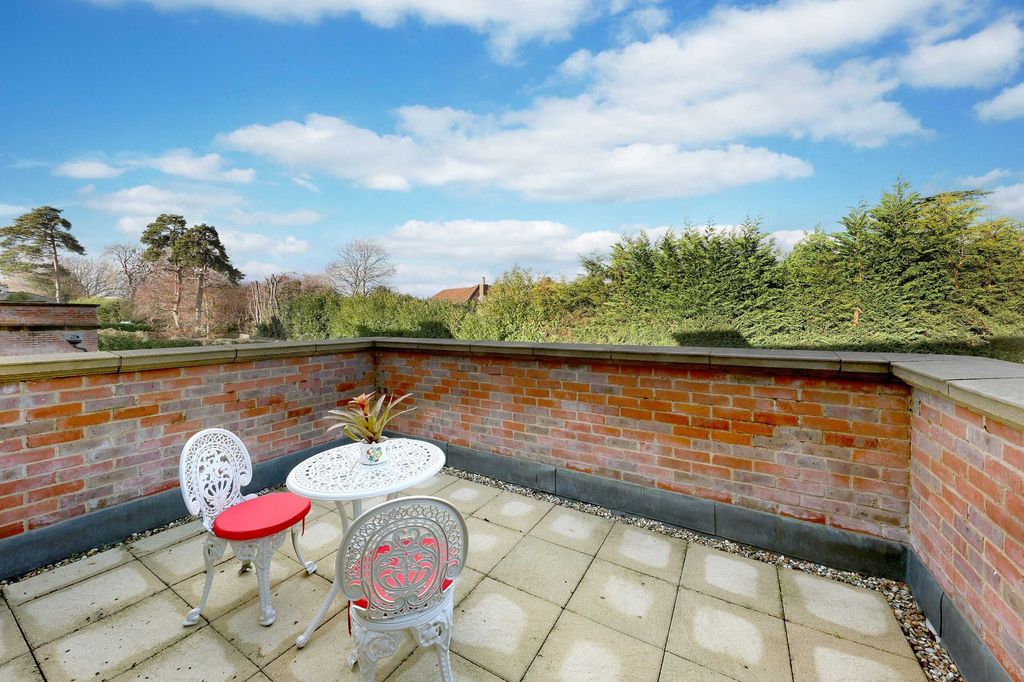 Additional image 14 of 6 bed detached house for saleBarton Drive, Beaconsfield, Buckinghamshire HP9