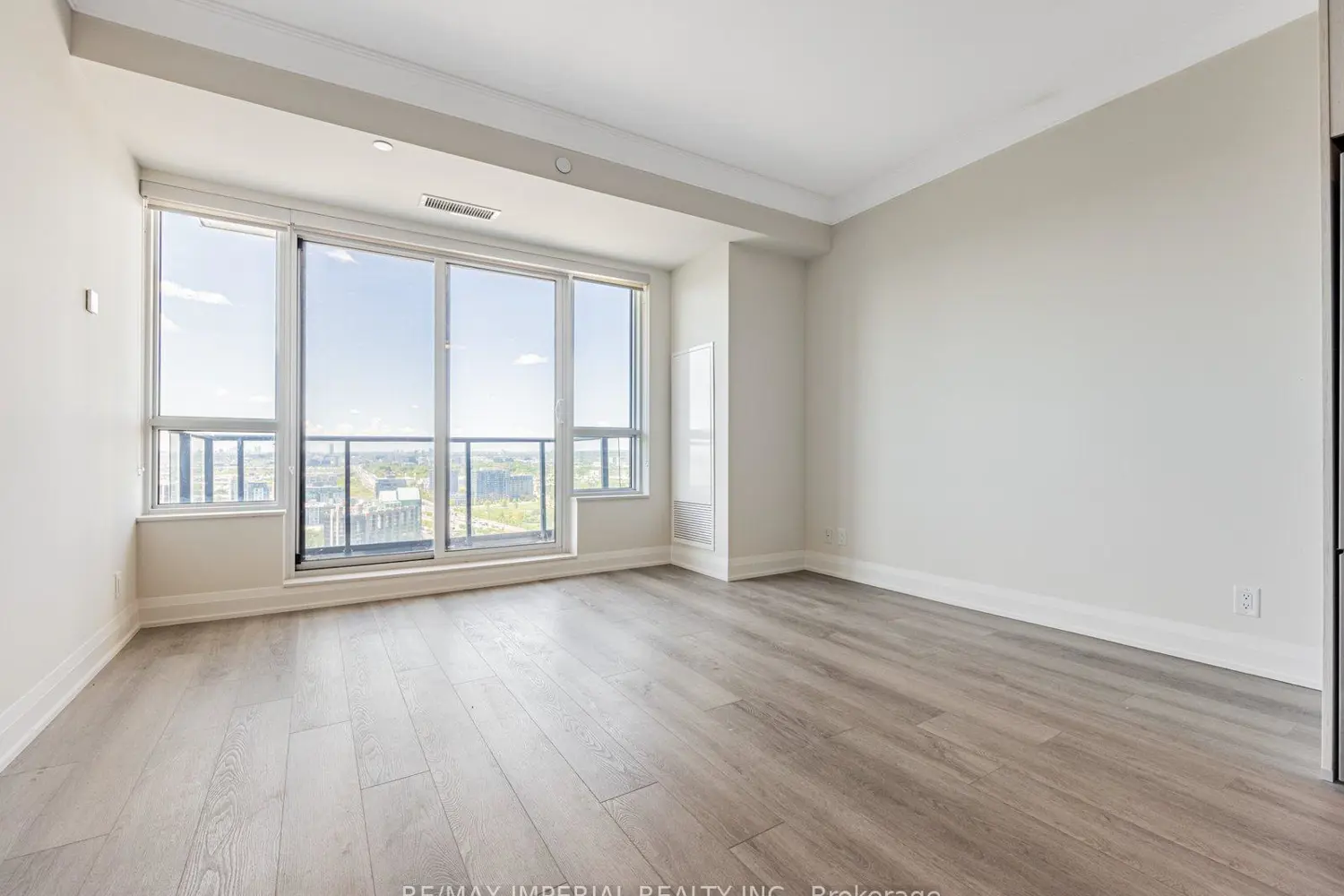 Additional image 7 of 8 Water Walk Drive 3205