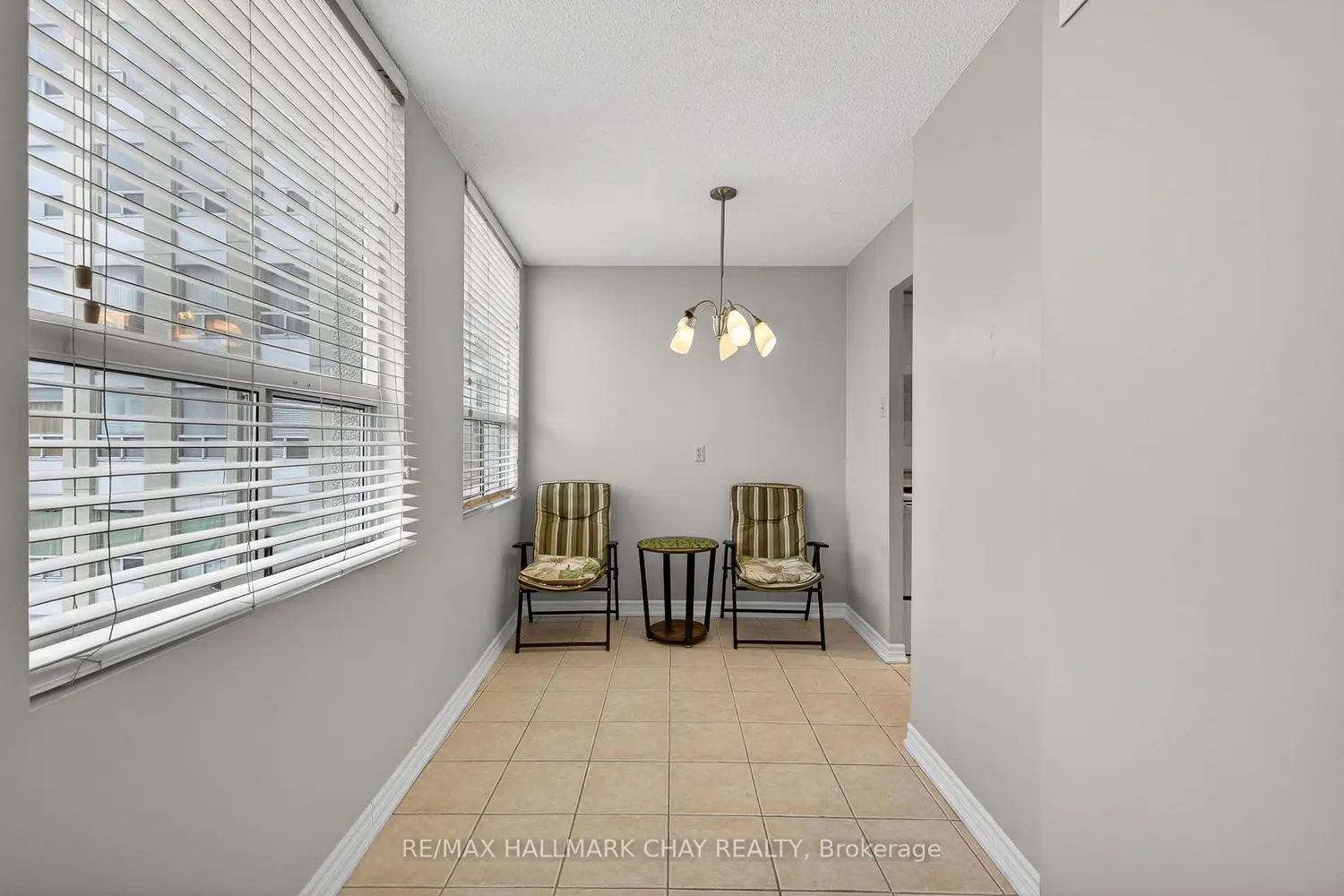 Additional image 10 of 3650 Kaneff Crescent 501