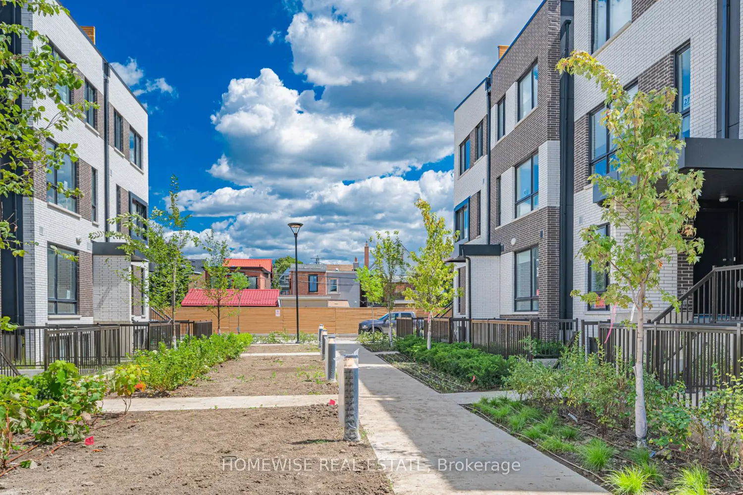 Additional image 11 of 20 Ed Clark Gardens Th8