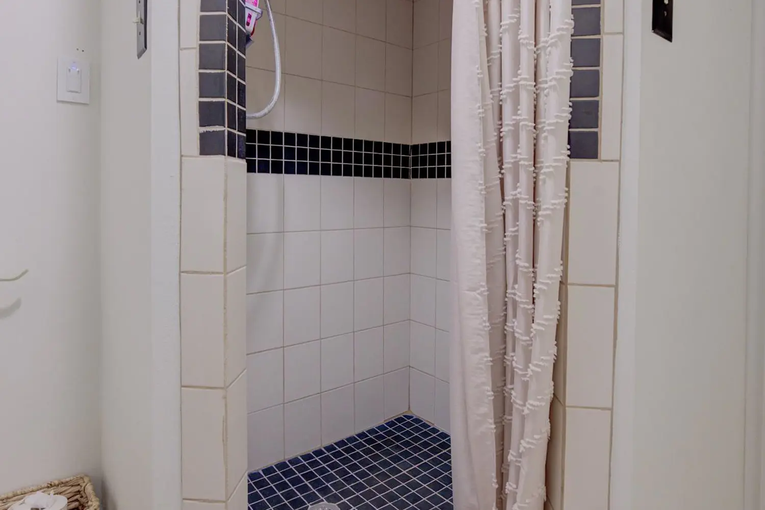 Additional image 14 of 600 Highvalley Road