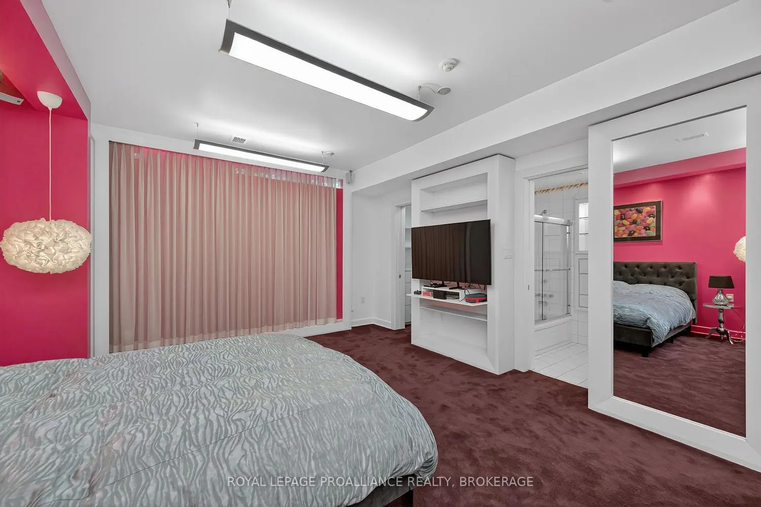 Additional image 8 of 3 Authors Lane