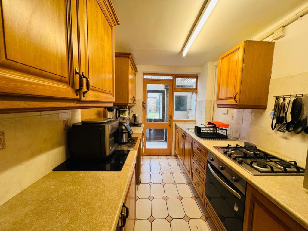 Additional image 6 of 2 bed terraced house for saleKestrel Path, Slough SL2