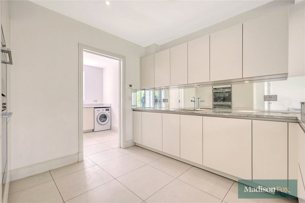 Additional image 4 of 5 bed detached house for saleHigh Road, Chigwell, Essex IG7