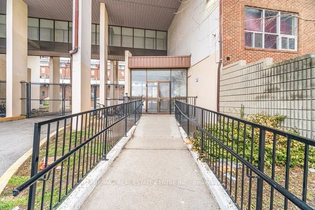 Additional image 4 of 255-10 Eddystone Avenue, Toronto, ON, M3N 2T2
