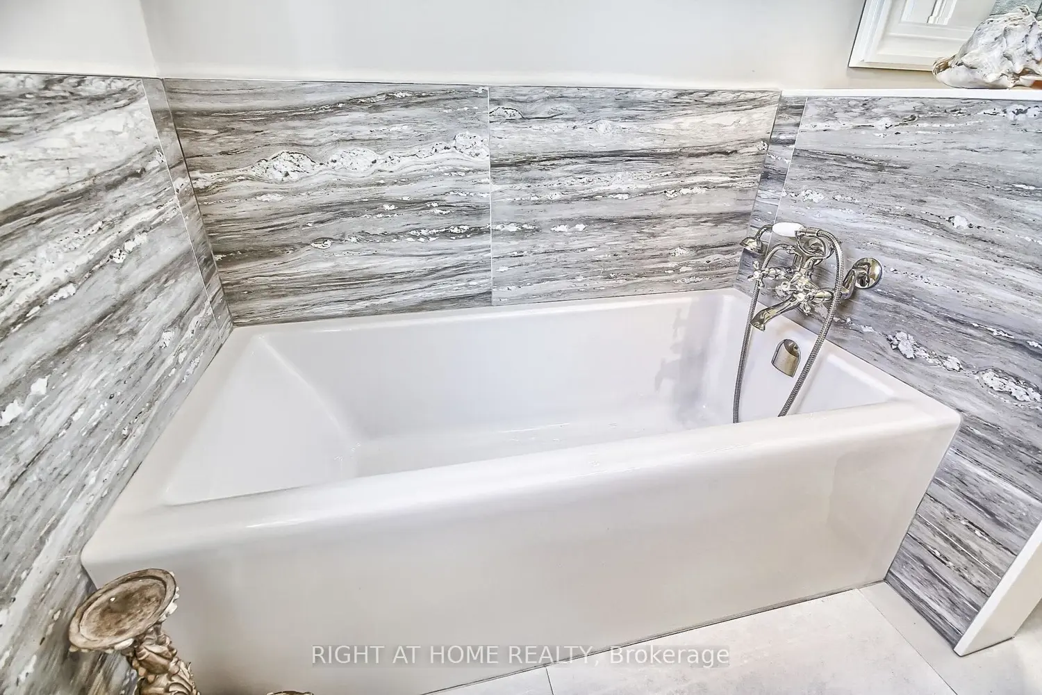 Additional image 15 of 26 Beach Road