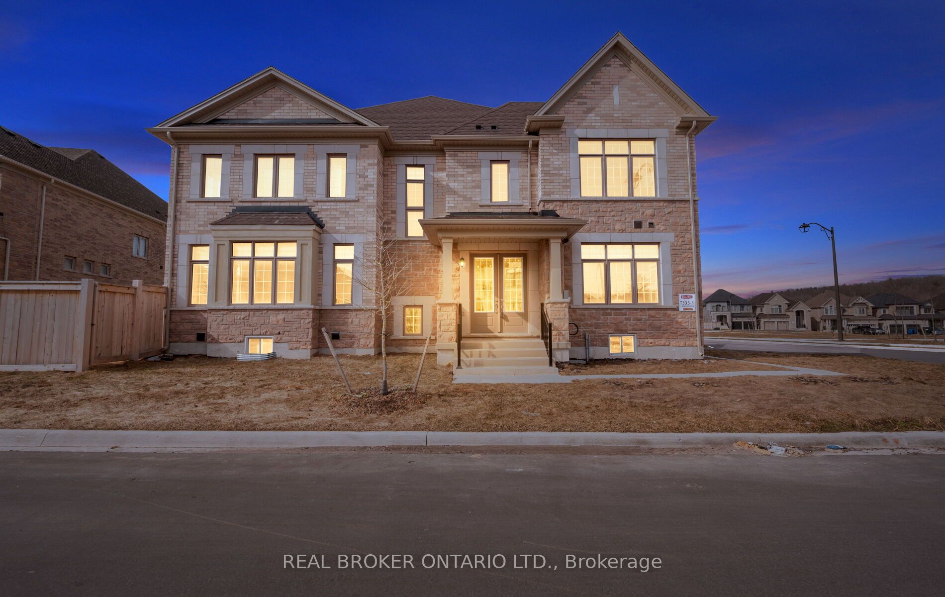 15 Bowline Vista N/a, East Gwillimbury, ON, L9N 0V9