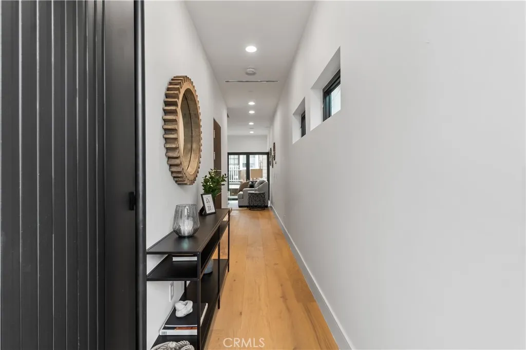 Additional image 107 of 214 El Porto Street, Manhattan Beach, CA 90266