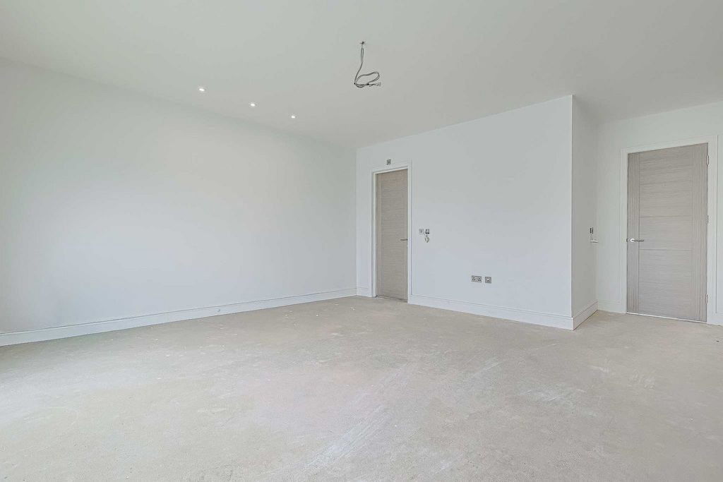 Additional image 17 of 3 bed penthouse for saleBeech Road, Benfleet SS7
