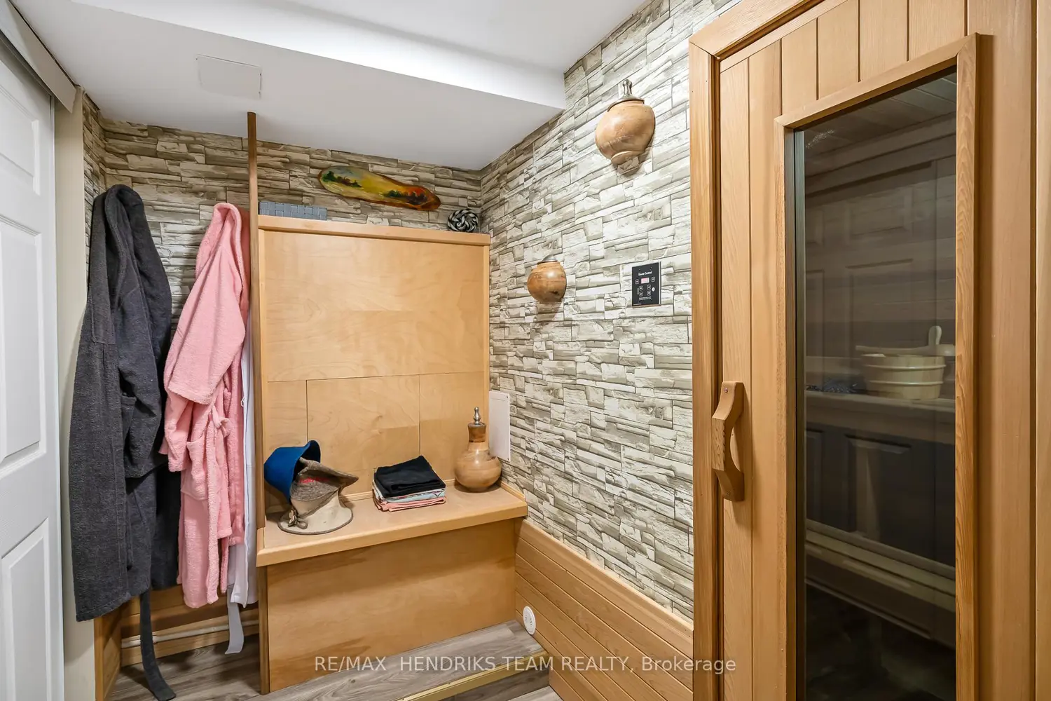 Additional image 9 of 415 Riverside Drive