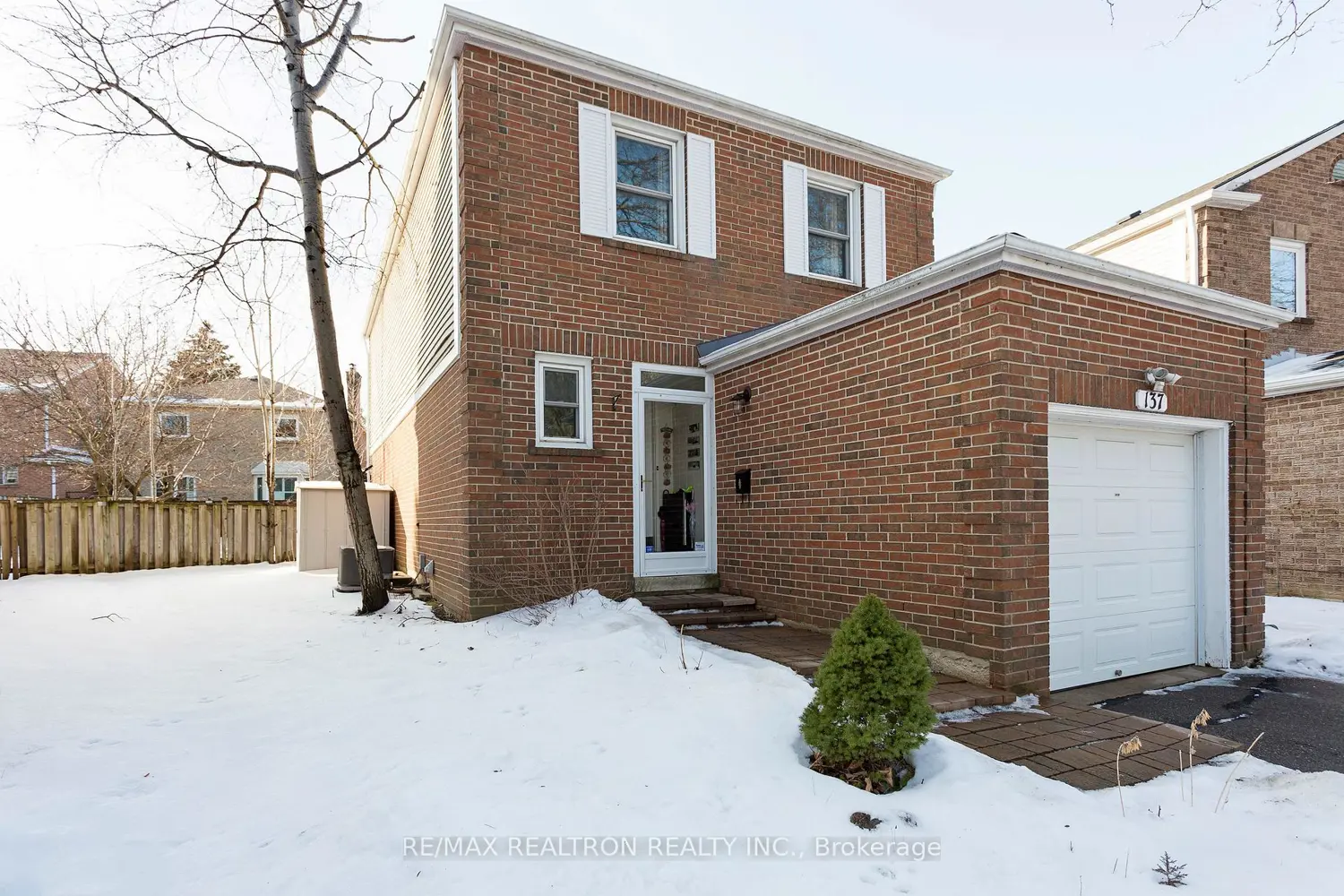 137 Glenmanor Way photo 3