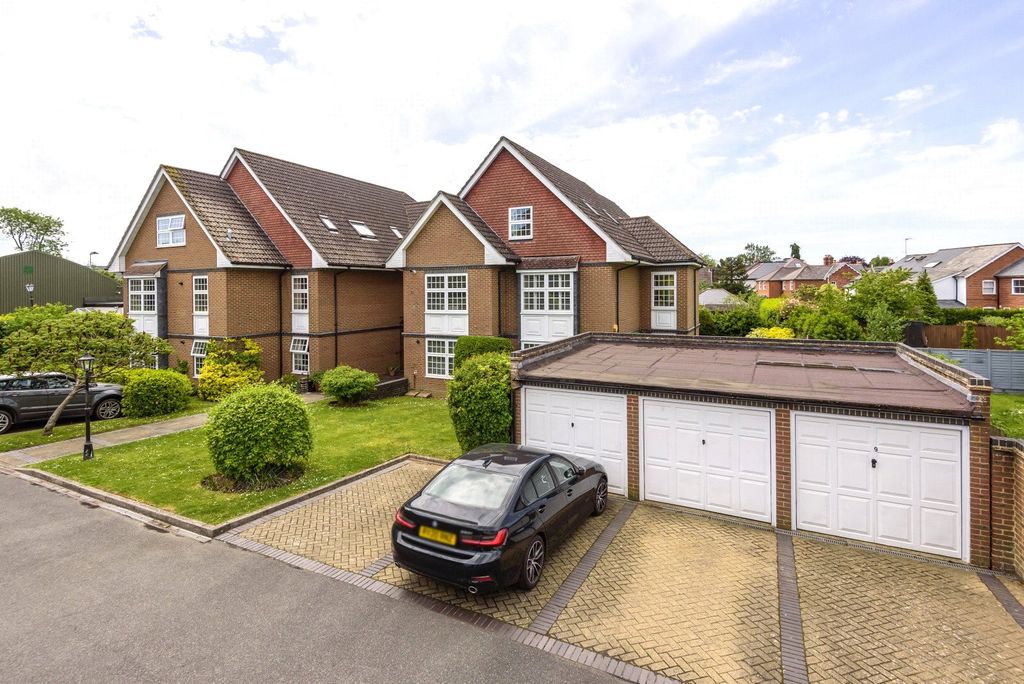 Additional image 13 of 2 bed flat for saleBourne Heights, Frensham Road, Farnham GU9