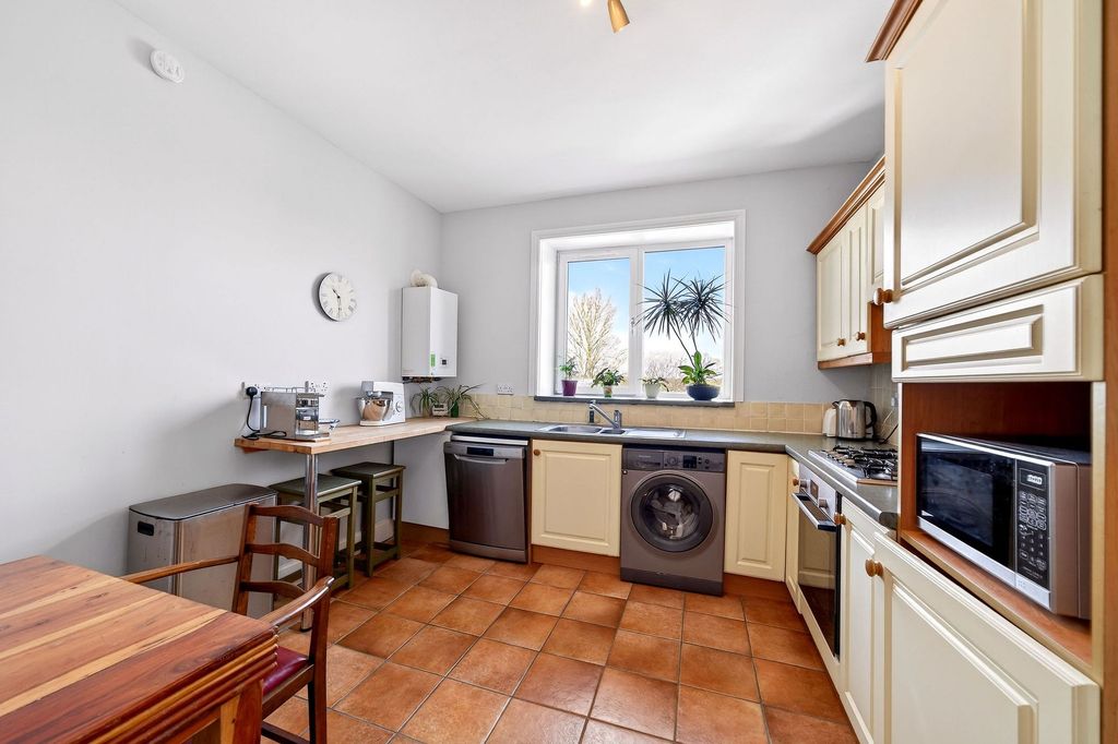 Additional image 16 of 3 bed flat for saleMain Street, East Calder EH53
