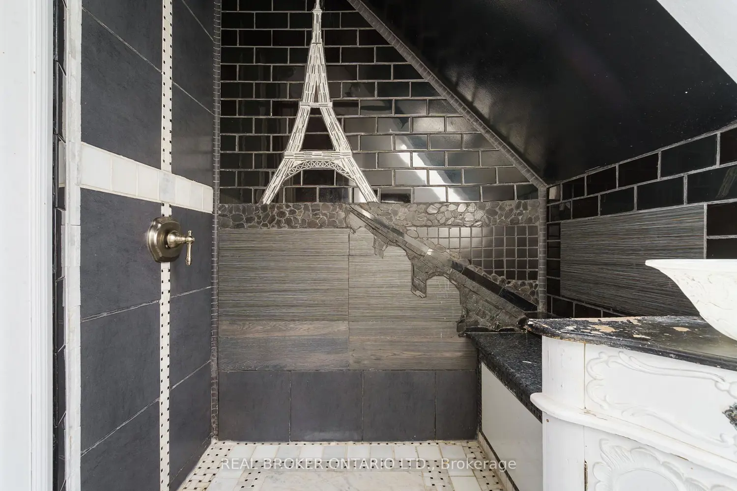 Additional image 15 of 125 Grant Avenue