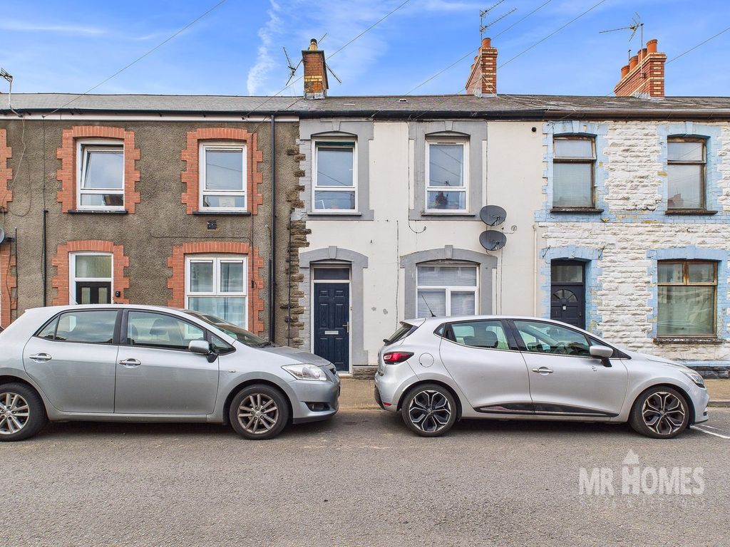 2 bed flat for saleTopaz Street, Roath, Cardiff CF24