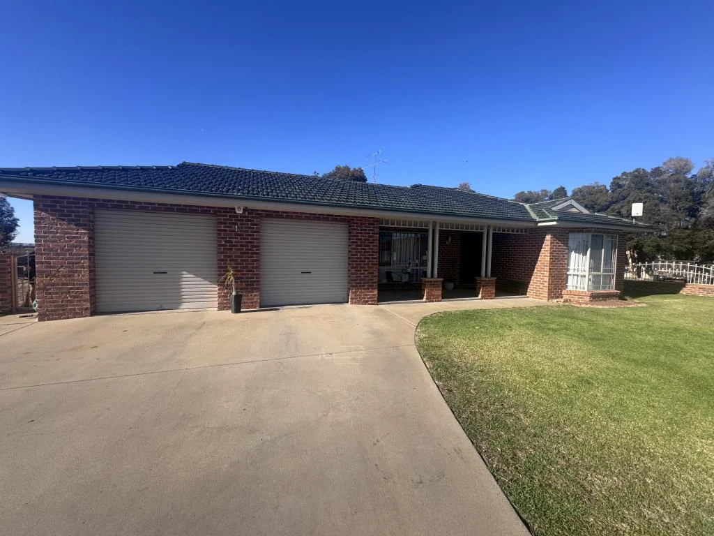 10 Hillview Place, Leeton NSW 2705