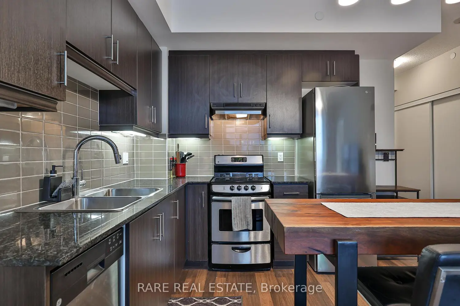 Additional image 5 of 68 Canterbury Place 710