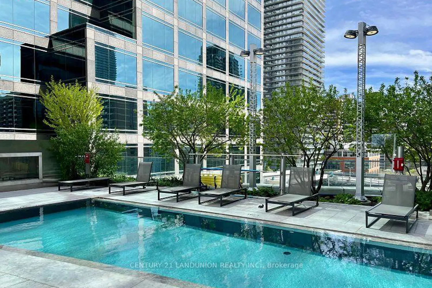 Additional image 17 of 1 Bloor Street 1508