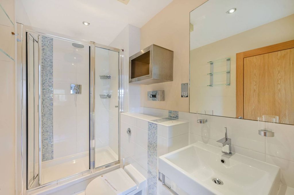 Additional image 14 of 4 bed terraced house for saleBridgeman Drive, Windsor SL4