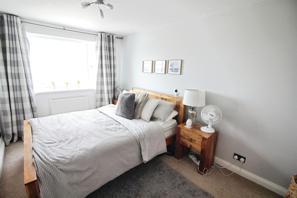 Additional image 9 of 3 bed semi-detached house for saleThe Oval, Rothwell, Leeds LS26
