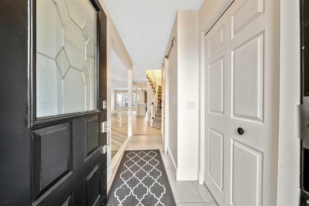 Additional image 4 of 100 Woodfield Green SW, Calgary, AB, T2W 3T9
