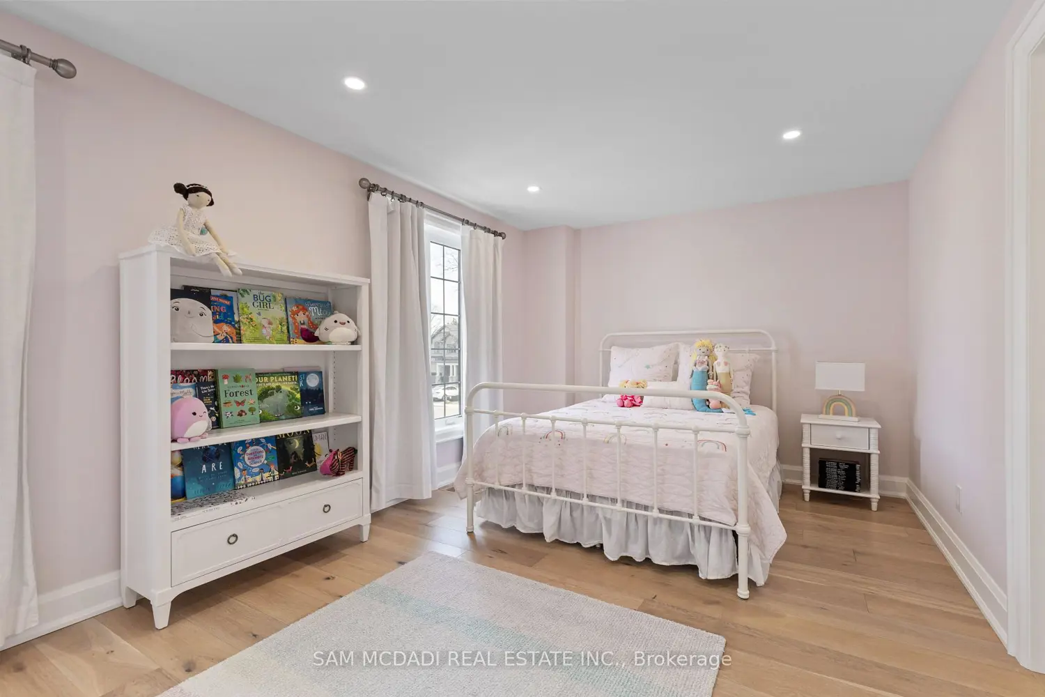 Additional image 10 of 4 Iroquois Avenue