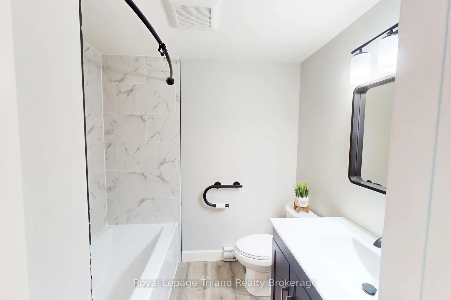 Additional image 16 of 648 Brant Street