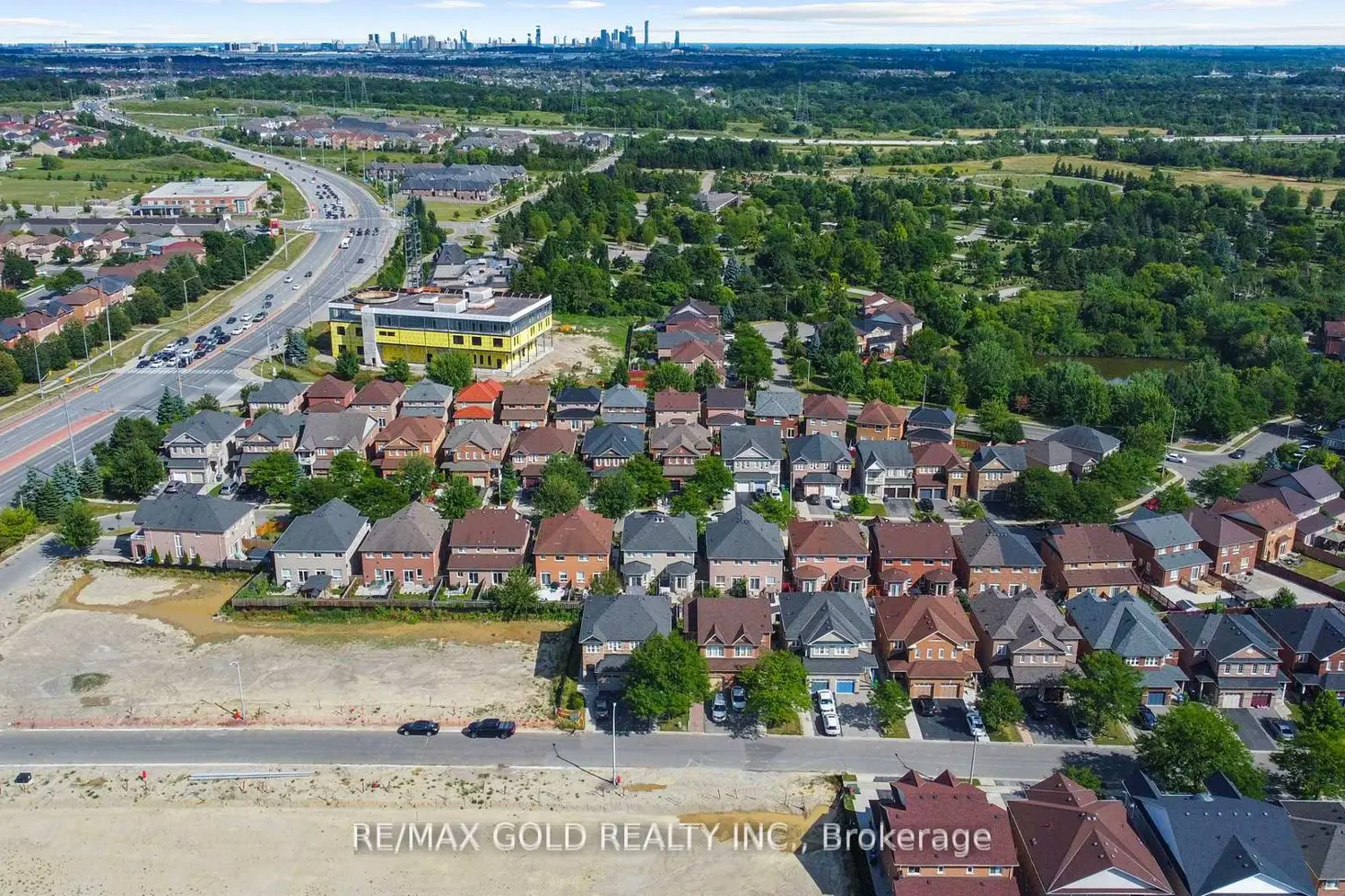 Additional image 19 of 22 Nathaniel Crescent